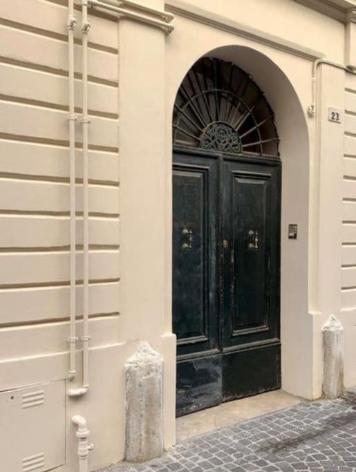 Appartamento Centro Storico Nuovo E Ristrutturato 佩萨罗 外观 照片
