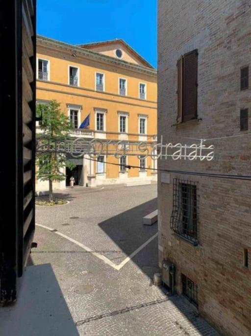 Appartamento Centro Storico Nuovo E Ristrutturato 佩萨罗 外观 照片